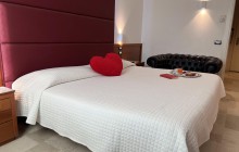 HOTEL VENICE – VIA BEGGIATO, 56 (VI) – TEL E FAX: +39 0444 415222 – CELL: 342 6083873 – EMAIL: INFO@HVENICE.IT – C.F. E P.IVA: 02778200242 – CIR: 024 046 00001